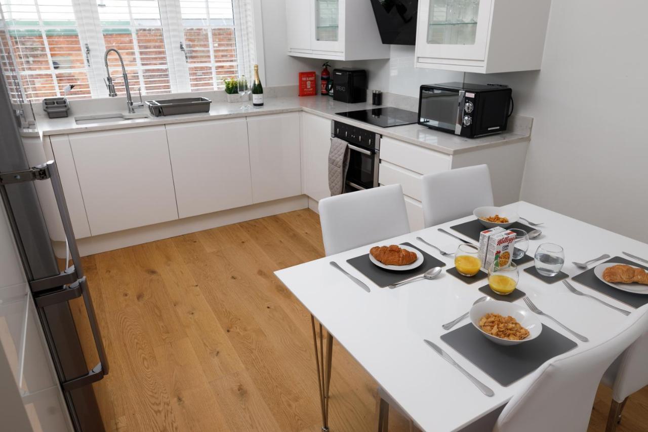 Apartamento Modern 4br In Windsor, Near Marina And Thames *