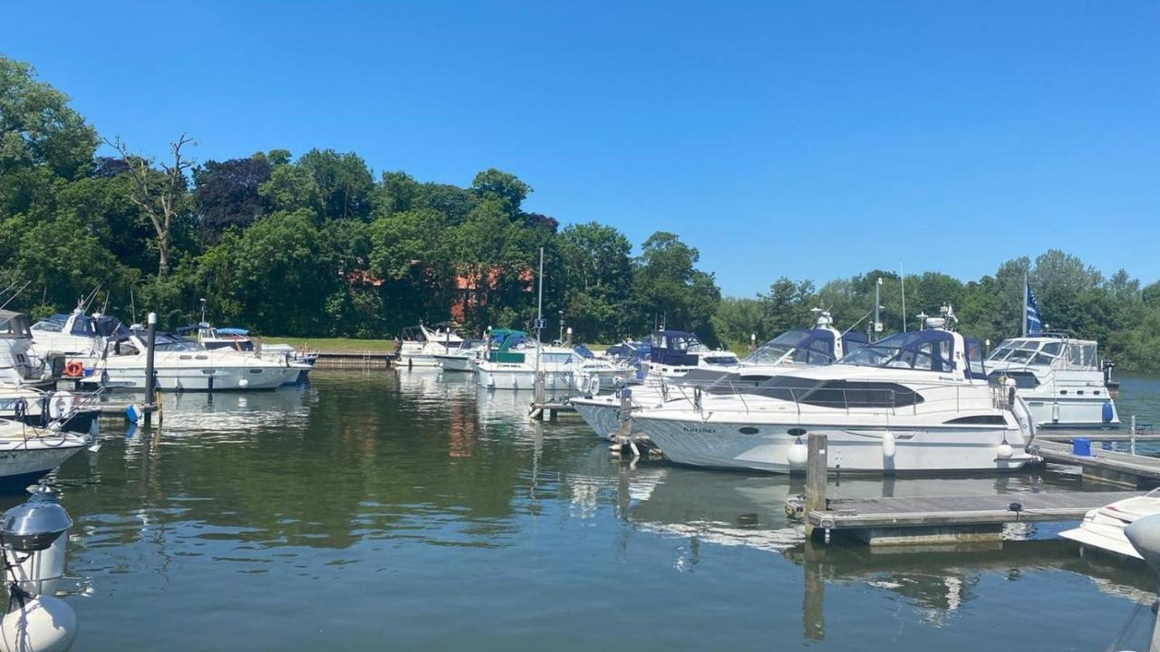 Modern 4br In Windsor, Near Marina And Thames Apartamento